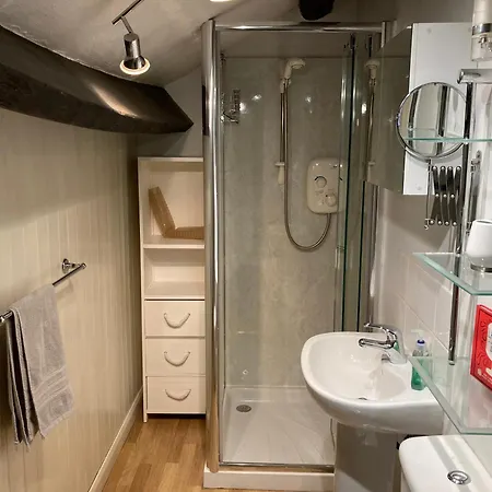 Holiday home Red Squirrel Haven 2br House - Sleeps 4 - Parking